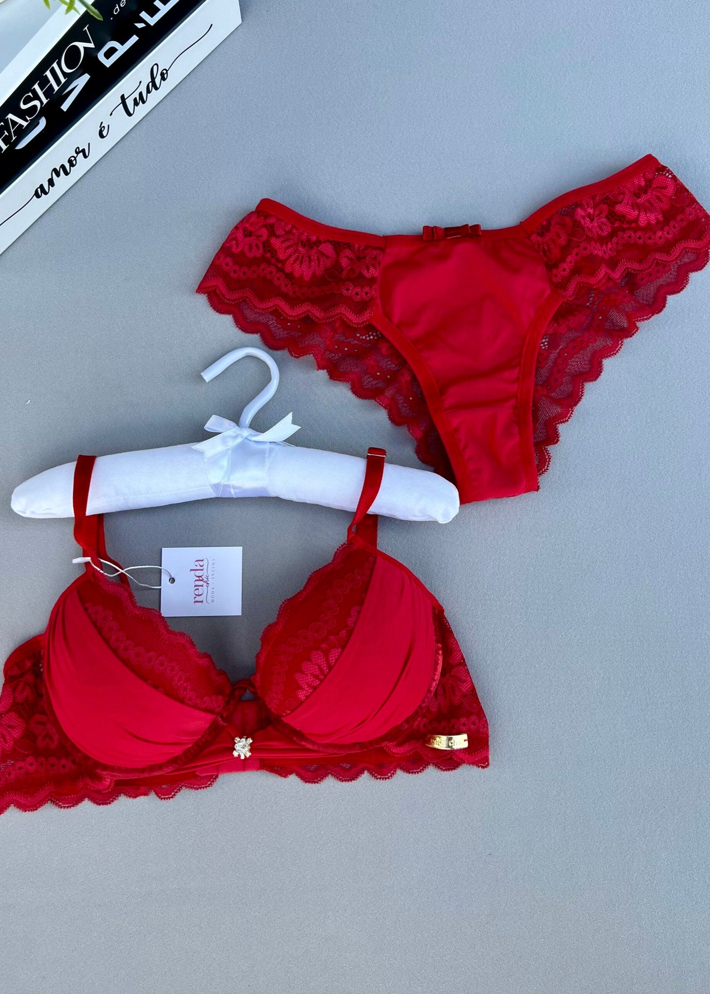 conjunto-victoria-aplicacoes-em-renda-vermelho-m
