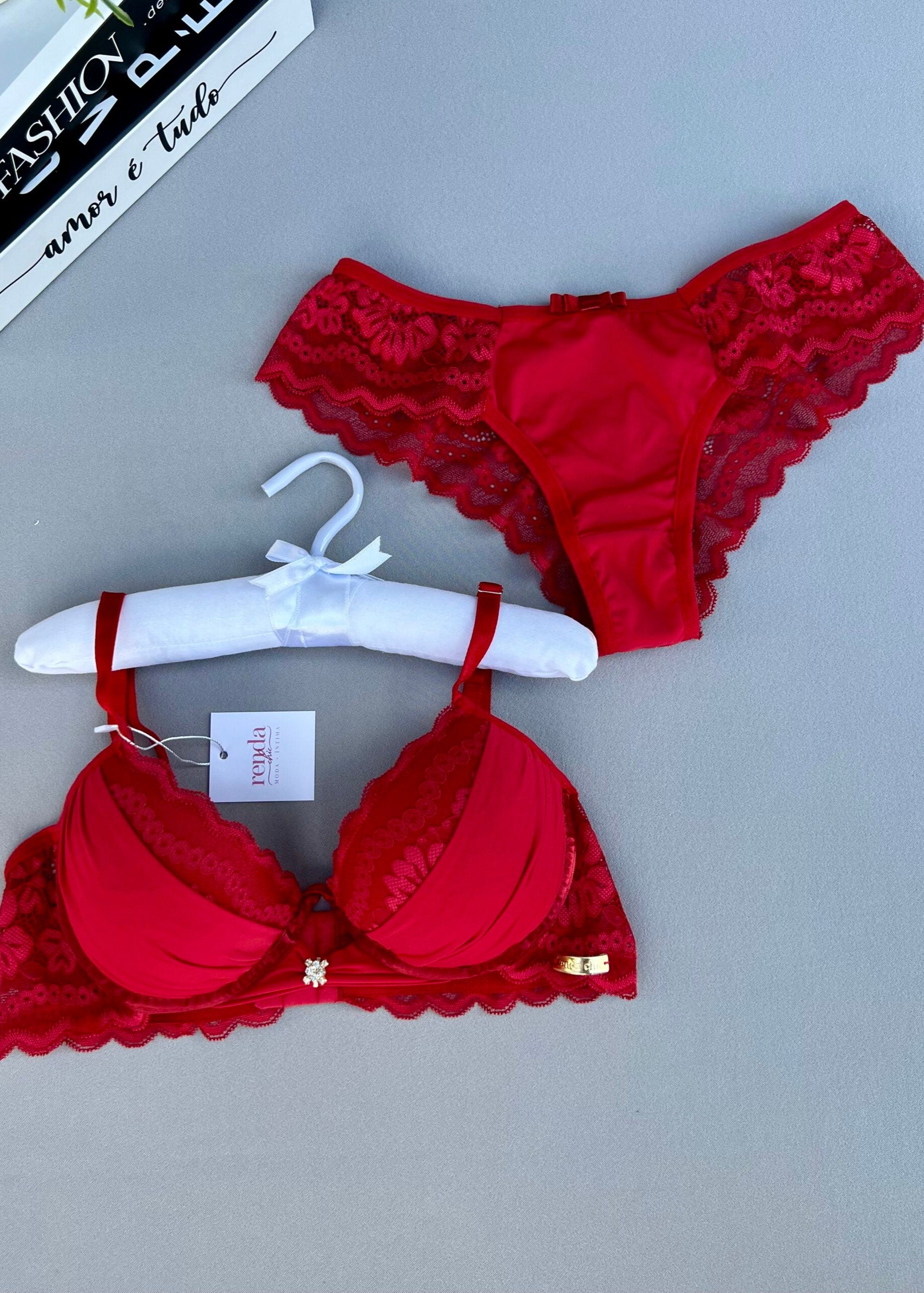 conjunto-victoria-aplicacoes-em-renda-vermelho-m