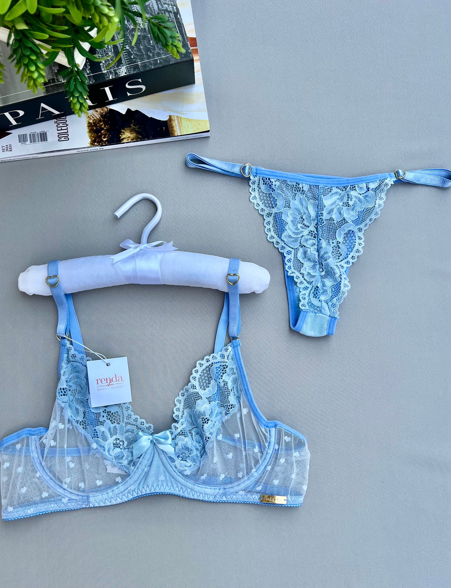 CONJUNTO ALICE – TULE COM CORAÇÕES E APLICAÇÕES EM RENDA