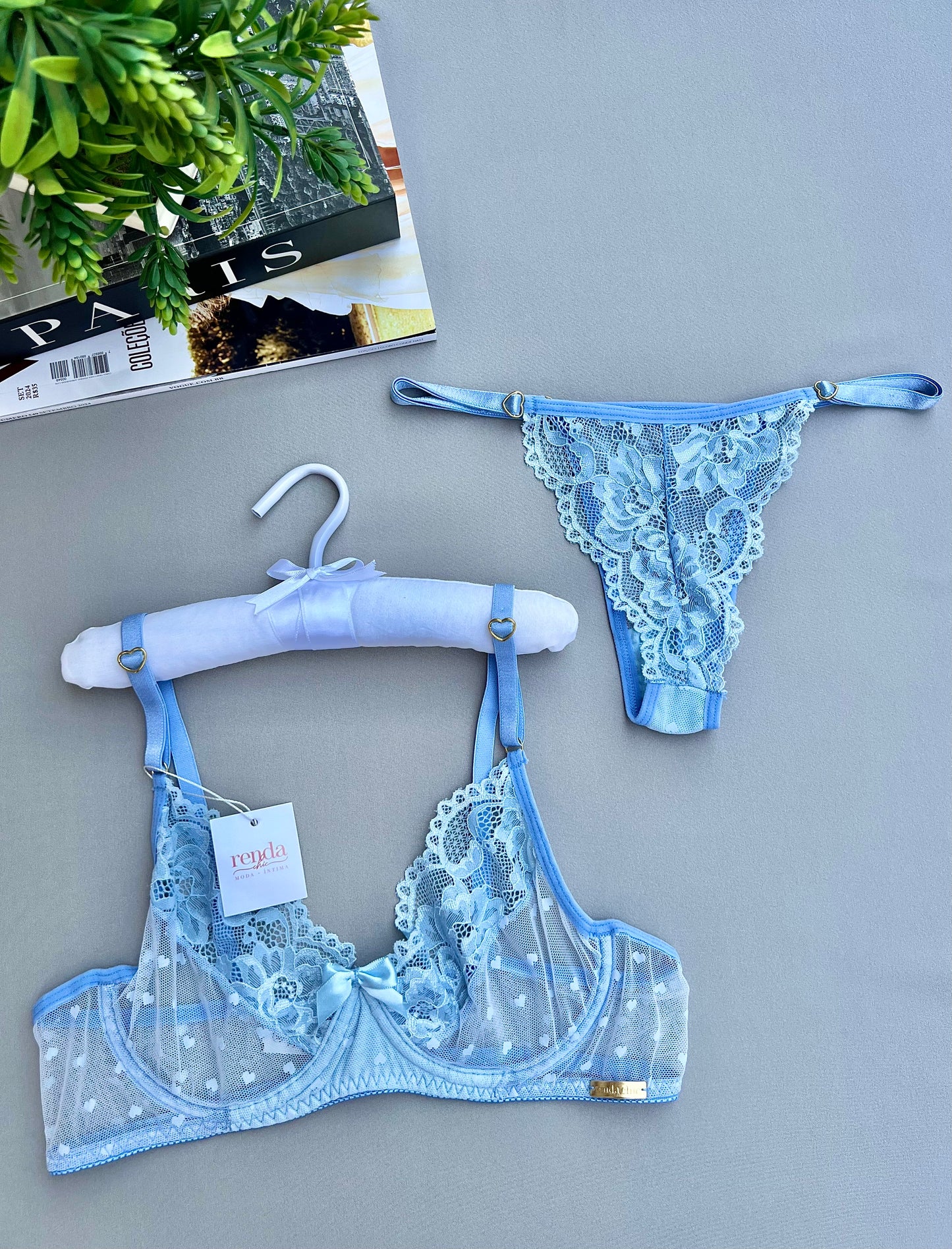 CONJUNTO ALICE – TULE COM CORAÇÕES E APLICAÇÕES EM RENDA