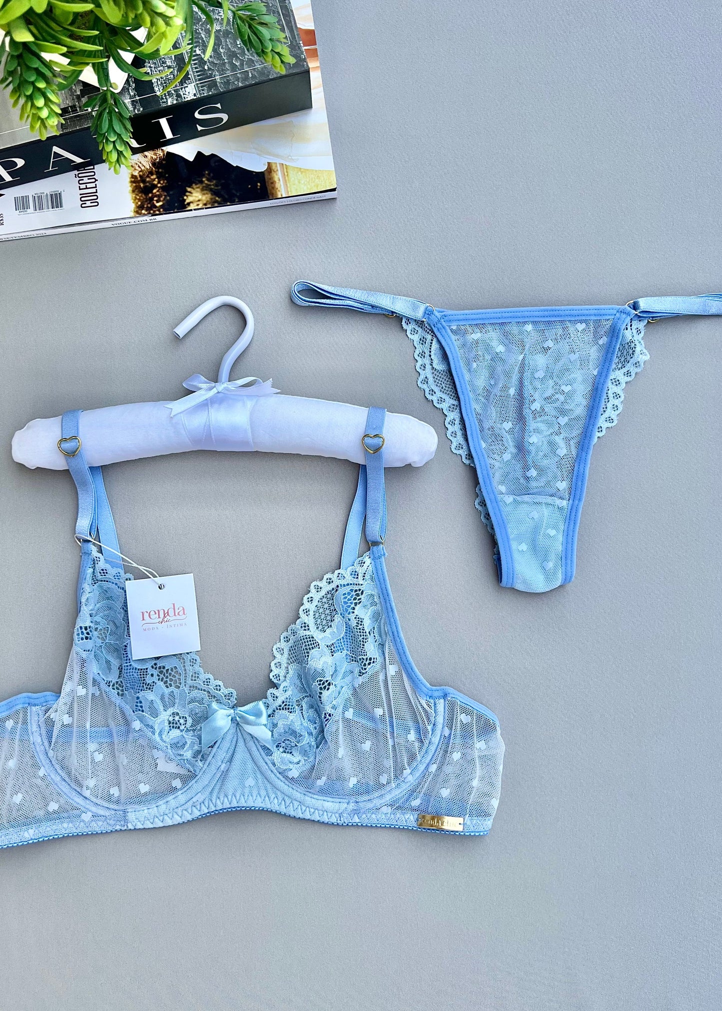 Conjunto Alure -  Tule com corações e aplicações em renda