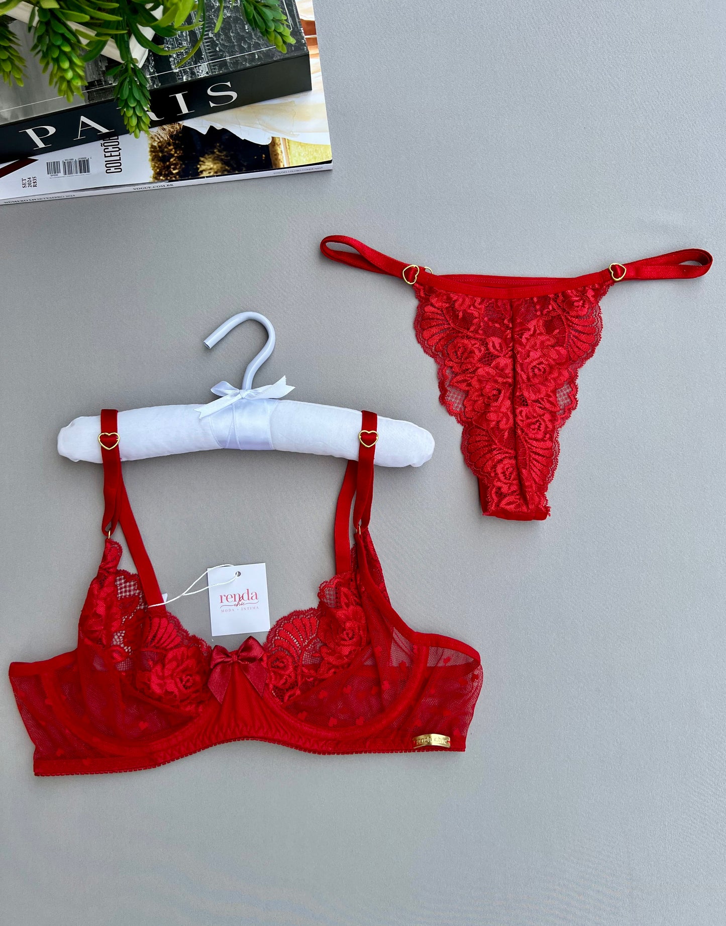 CONJUNTO ALICE – TULE COM CORAÇÕES E APLICAÇÕES EM RENDA