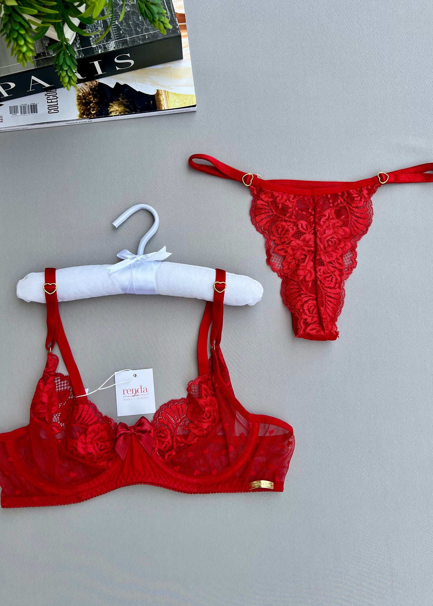 Conjunto Alure -  Tule com corações e aplicações em renda
