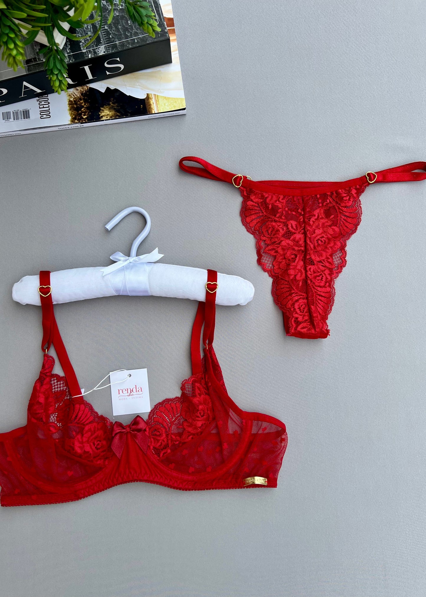 Conjunto Alure -  Tule com corações e aplicações em renda