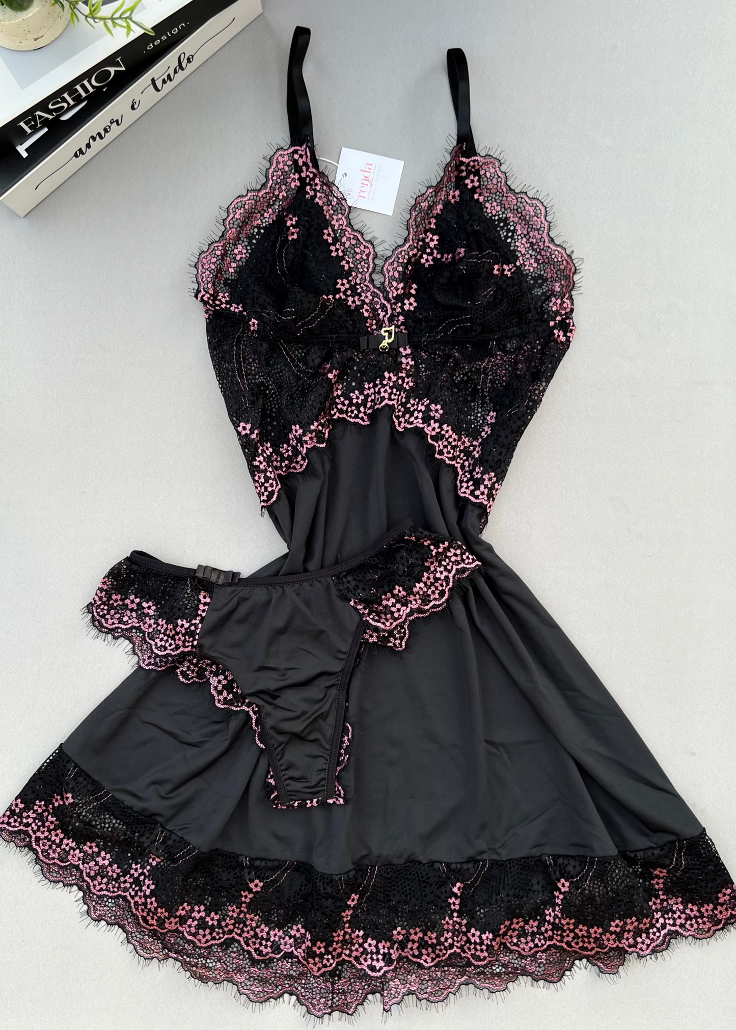 Conjunto de Camisola + Calcinha – Black and Rose
