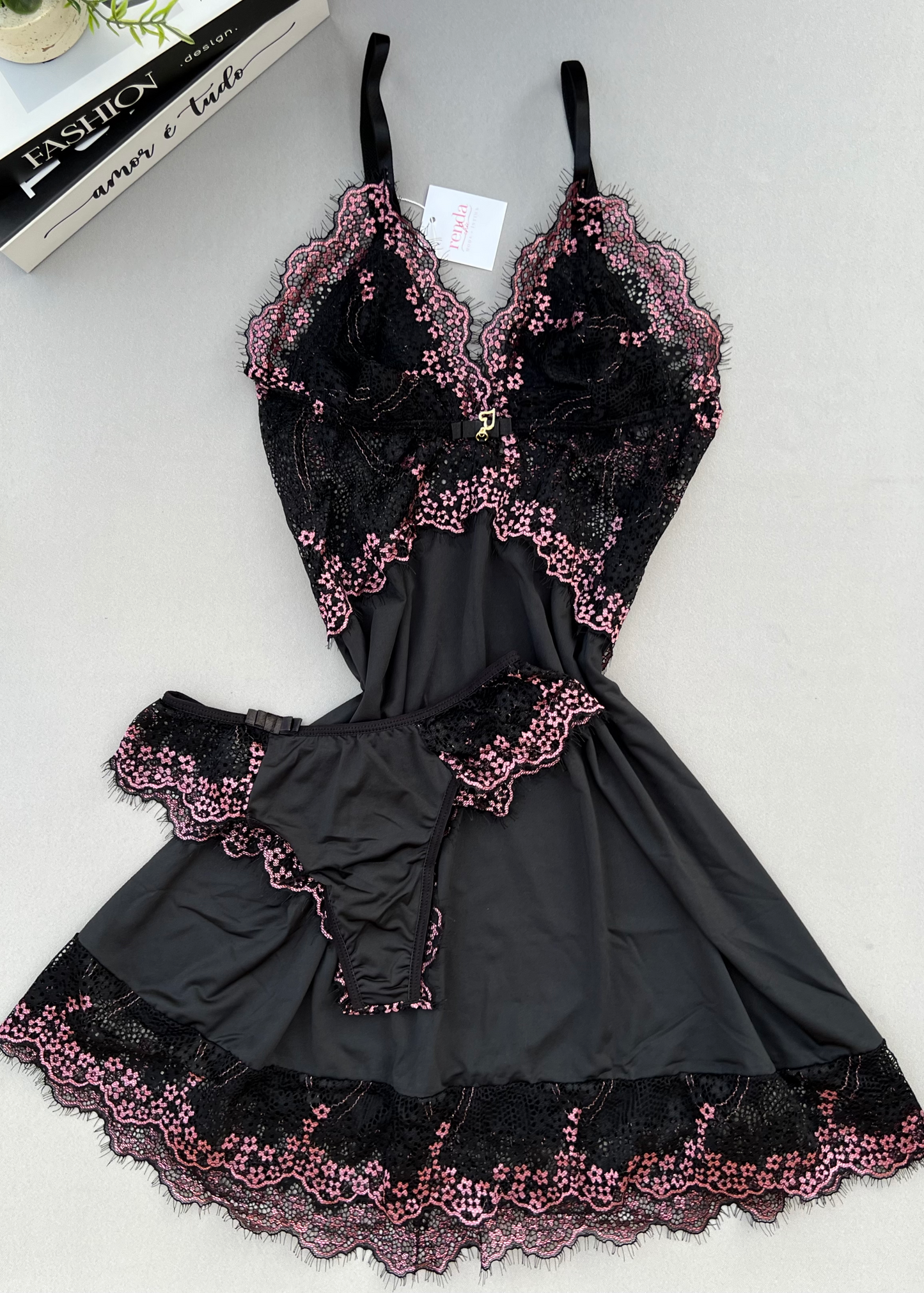 Conjunto de Camisola + Calcinha – Black and Rose