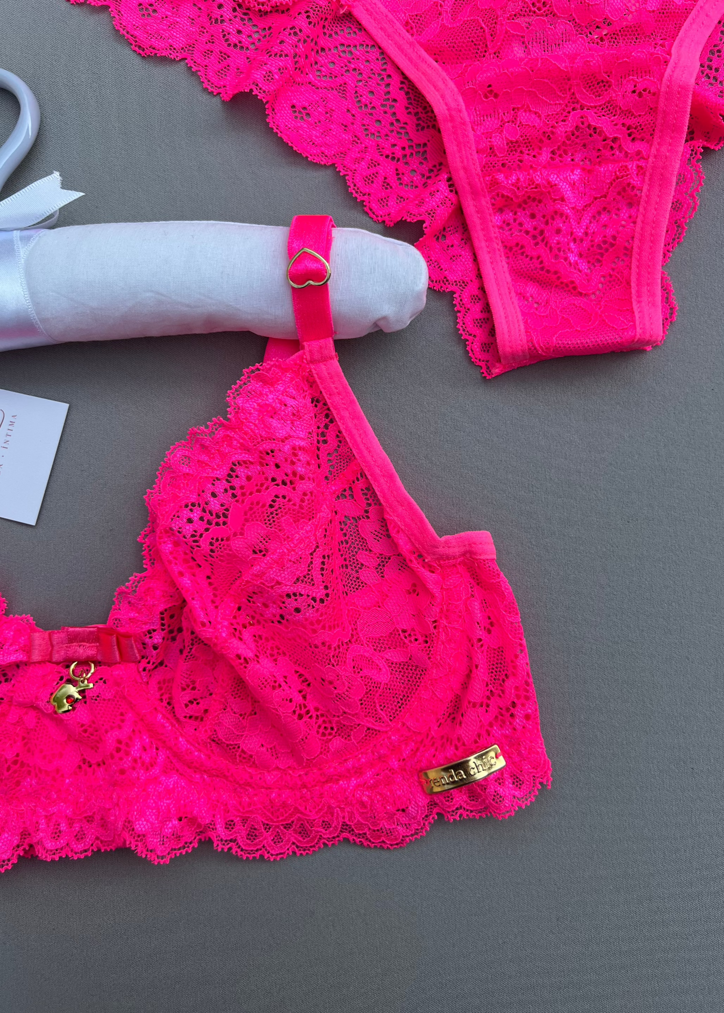 Conjunto Jolie Dentelle -  Em renda, detalhe frontal com laço de cetim