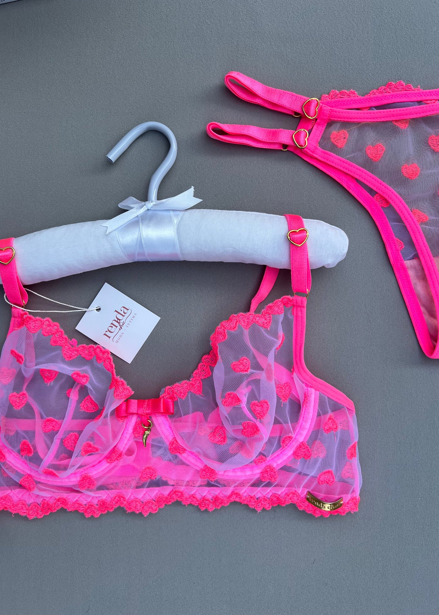 Conjunto Amour Désiré -  Tule bordado com corações - fio duplo