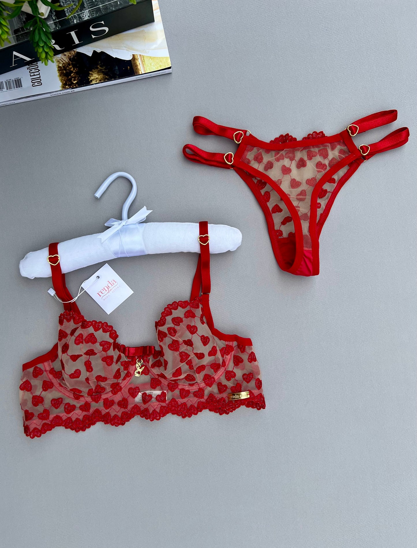 CONJUNTO ELOISE – TULE BORDADO COM CORAÇÕES – FIO DUPLO