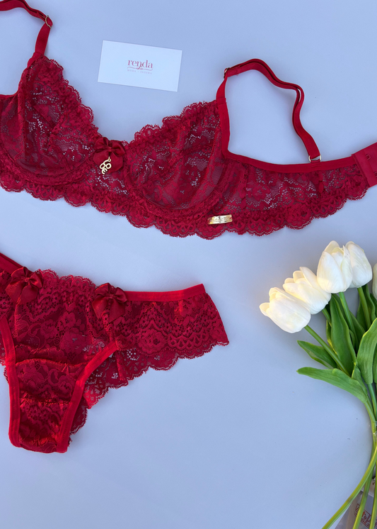 Conjunto Jolie Dentelle Rouge Passion -  Em renda, detalhe frontal com laço de cetim