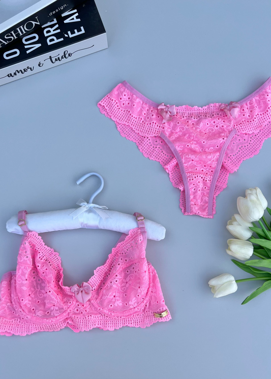 Conjunto Jolie Dentelle Rosa Bubballo -  Em renda, detalhe frontal com laço de cetim