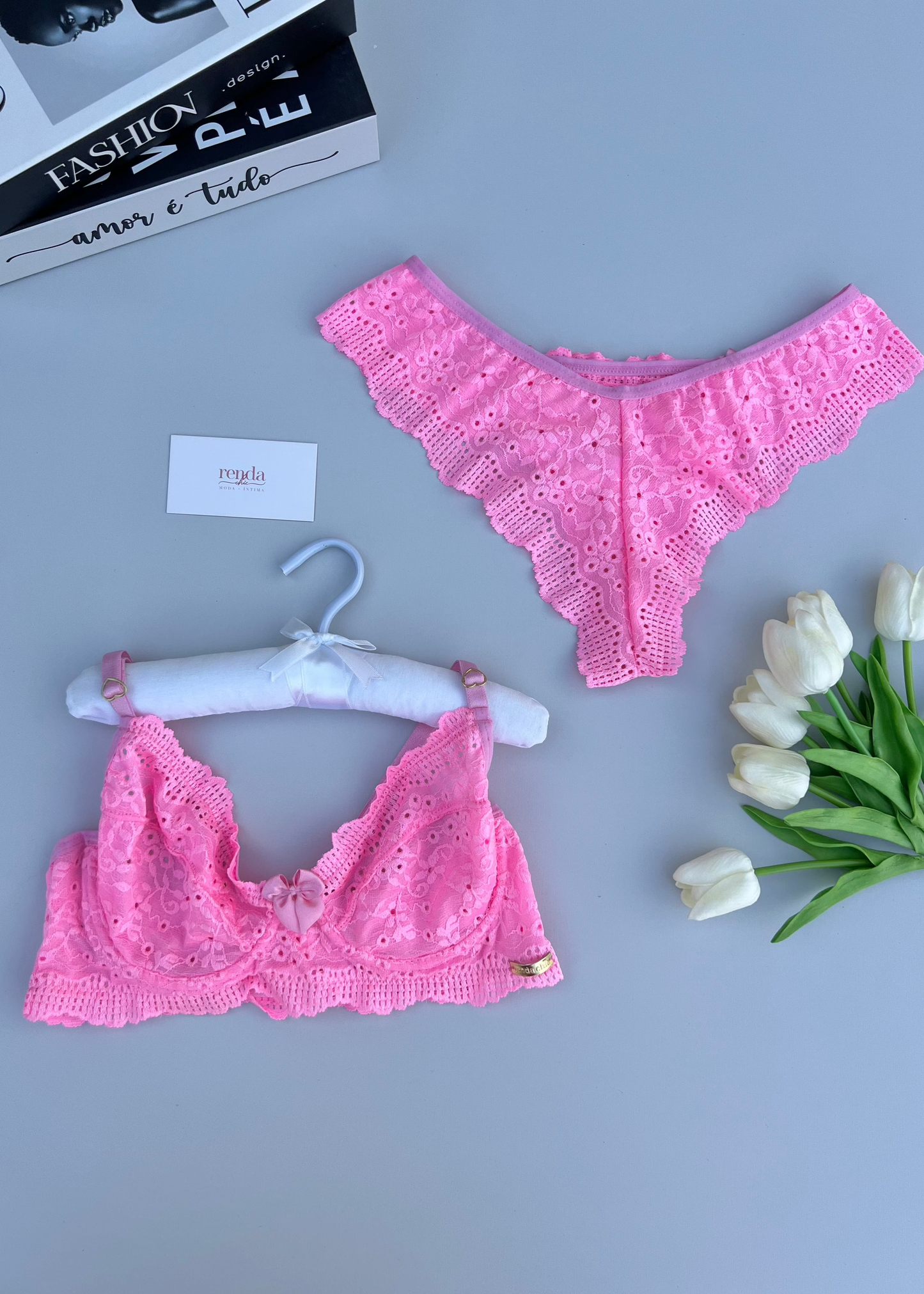 Conjunto Jolie Dentelle -  Em renda, detalhe frontal com laço de cetim