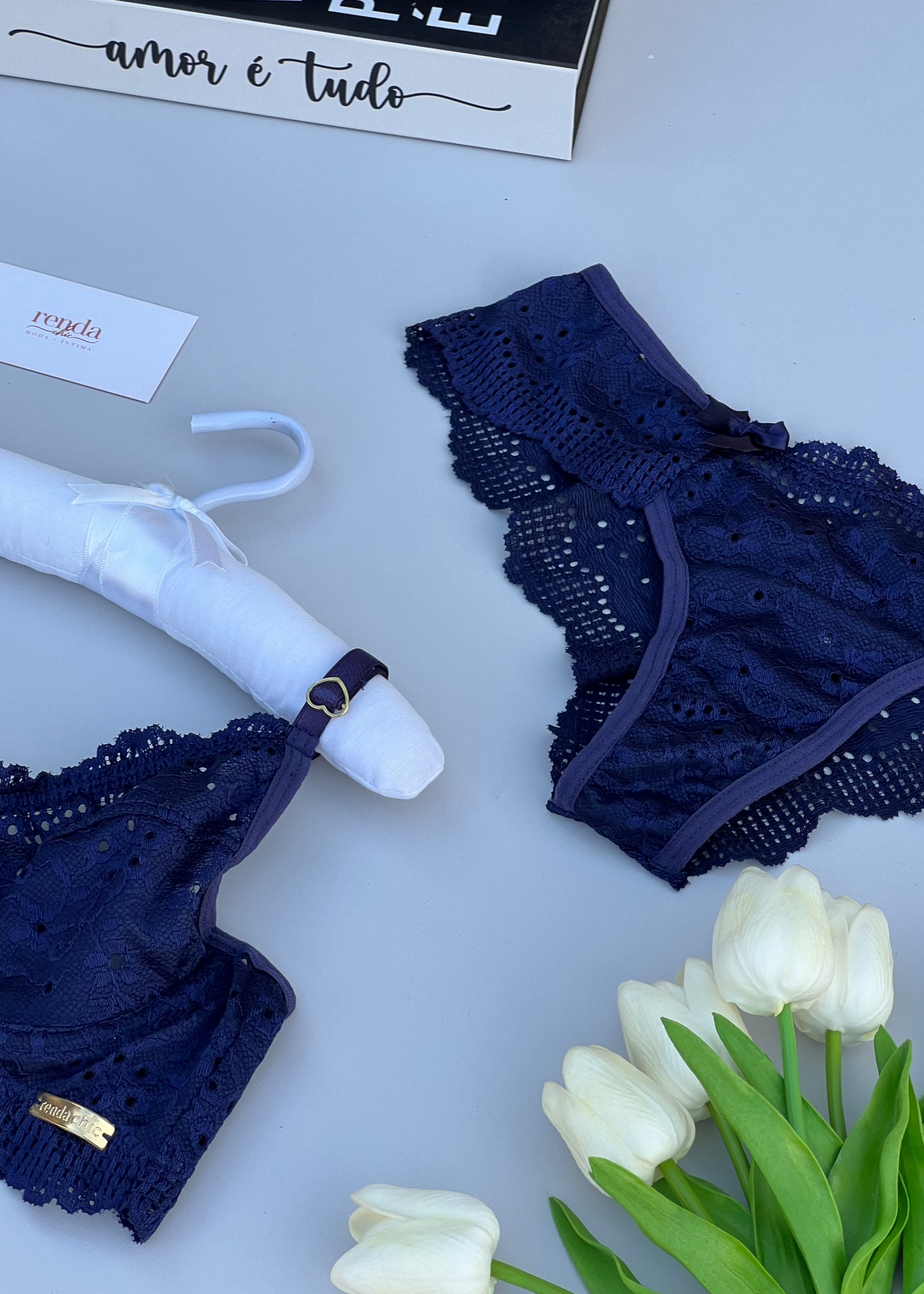 Conjunto Jolie Dentelle - Em renda, detalhe frontal com laço de cetim