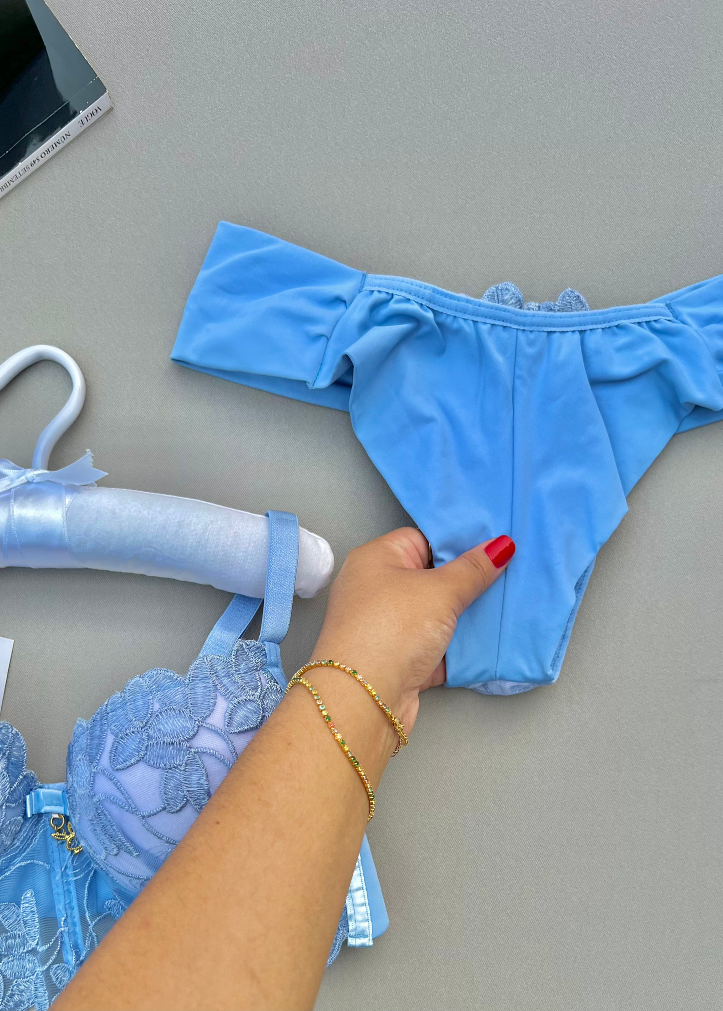 Édition Blue and Off-White — Combo 4 peças: Camisola + Calcinha +Conjunto Elisée