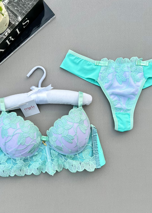 Conjunto Elisée Vert Menthe - Tecido estruturado com aplicações em renda guipir