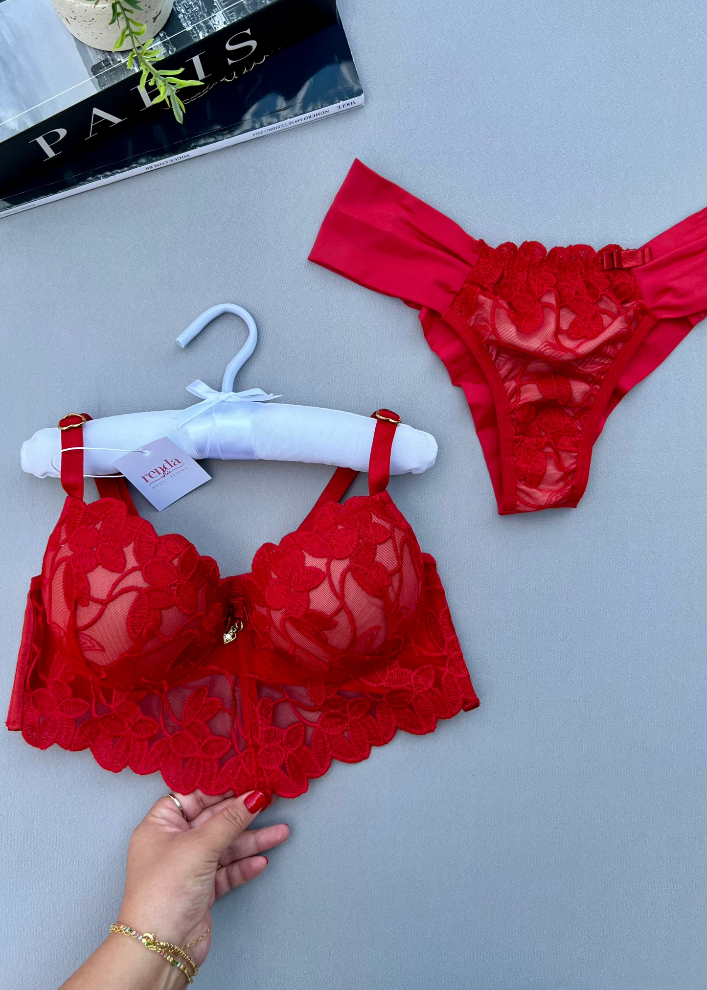 Conjunto Elisée - Tecido estruturado com aplicações em renda guipir