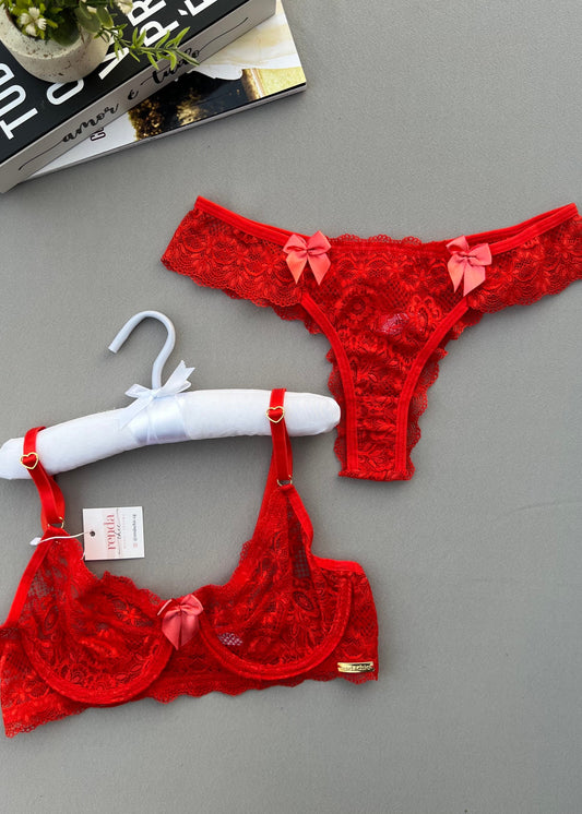 Conjunto Jolie Dentelle Poivron Rouge -  Em renda, detalhe frontal com laço de cetim