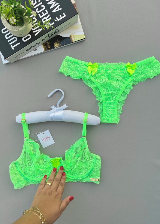 Conjunto Jolie Dentelle Vert Fluo -  Em renda, detalhe frontal com laço de cetim