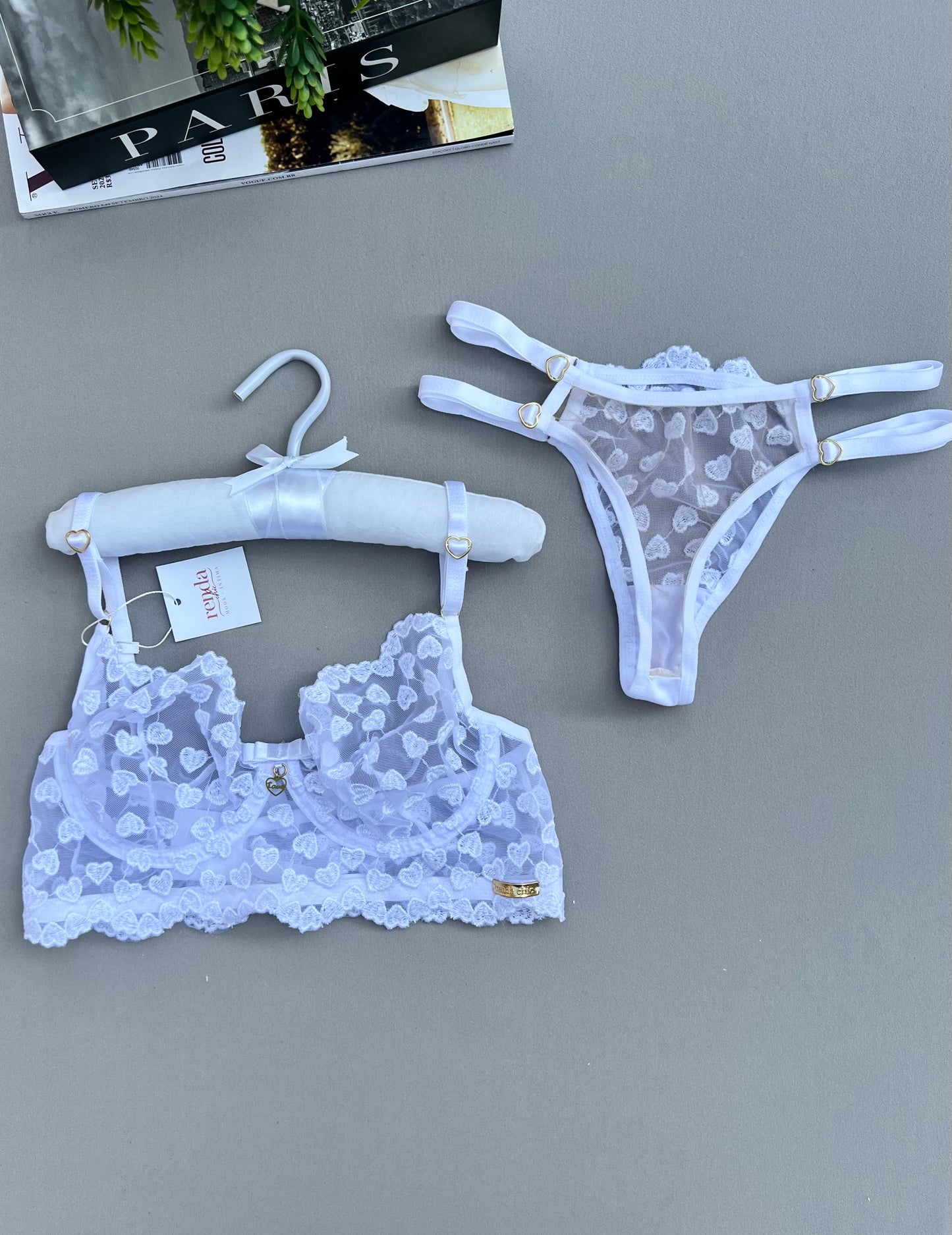 CONJUNTO ELOISE – TULE BORDADO COM CORAÇÕES – FIO DUPLO