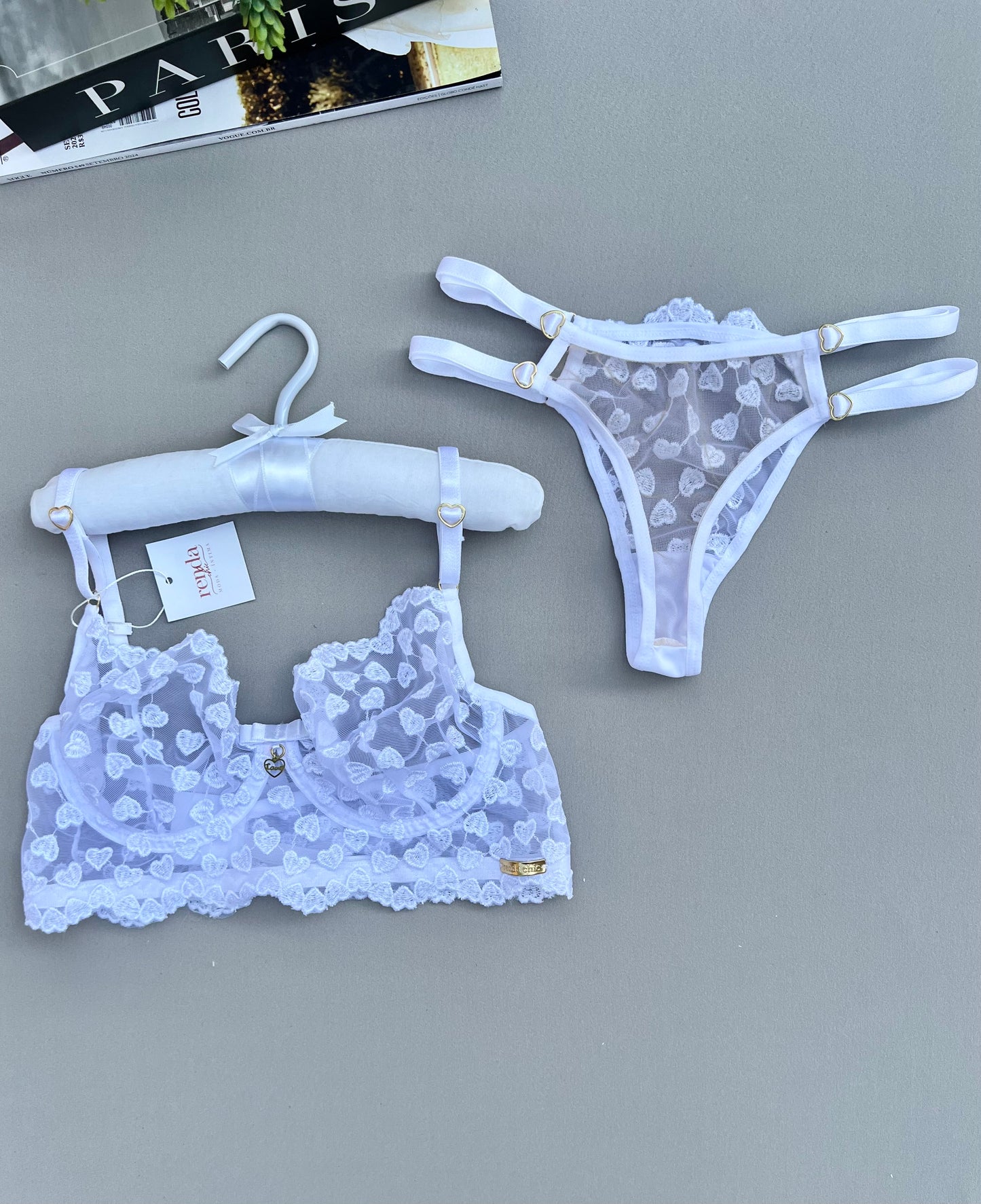 CONJUNTO ELOISE – TULE BORDADO COM CORAÇÕES – FIO DUPLO