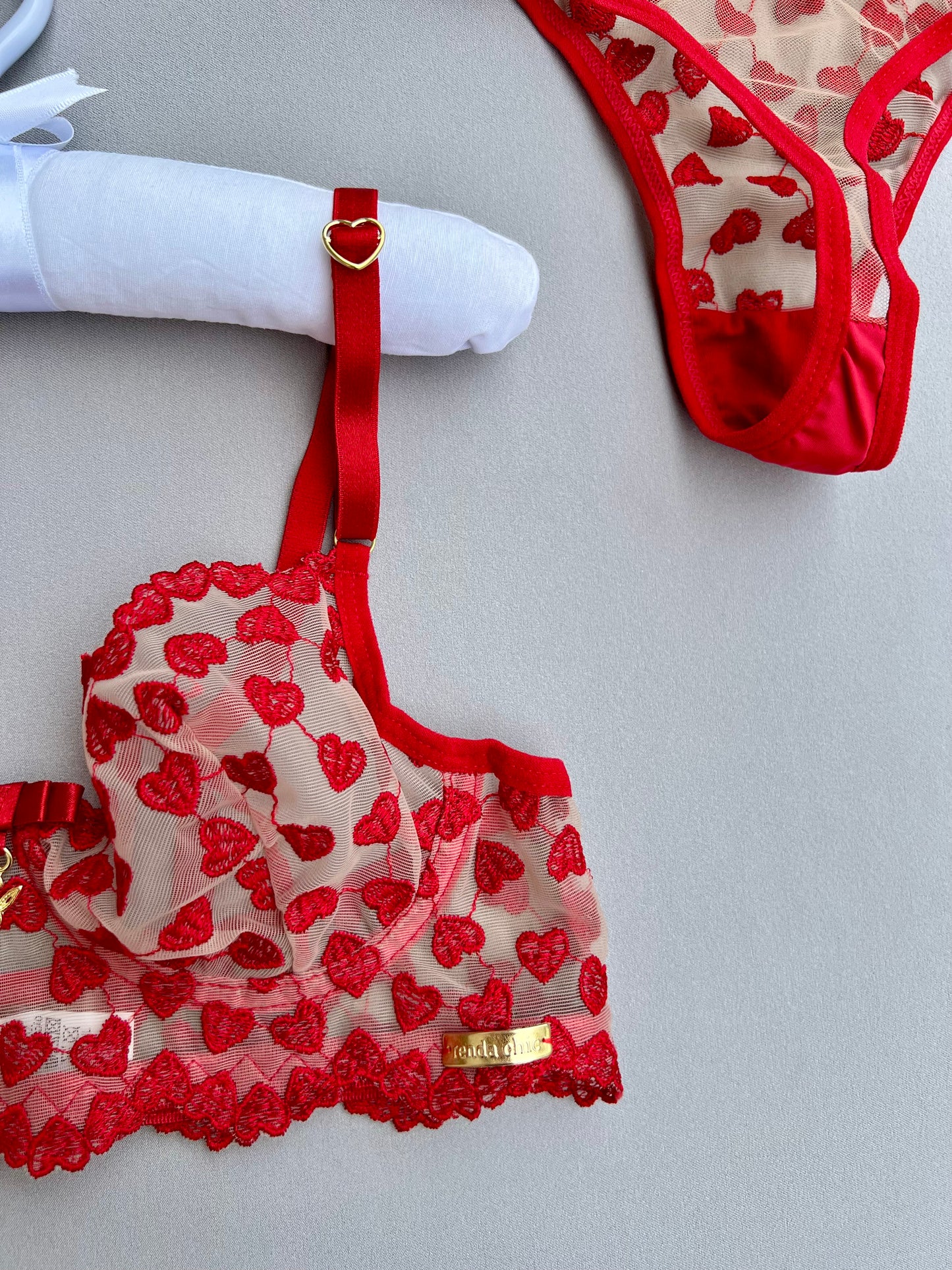 CONJUNTO ELOISE – TULE BORDADO COM CORAÇÕES – FIO DUPLO