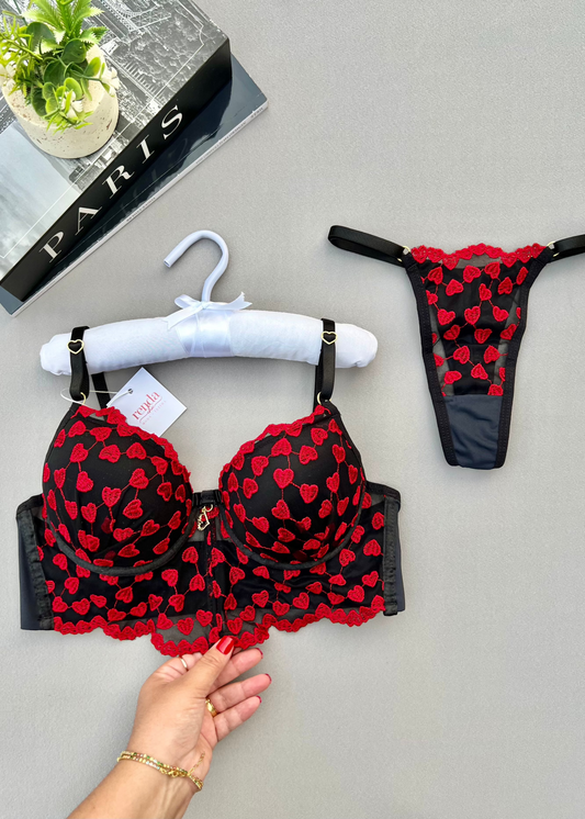 Conjunto Coeur Sauvage Noir et Rouge - Tule bordado em corações