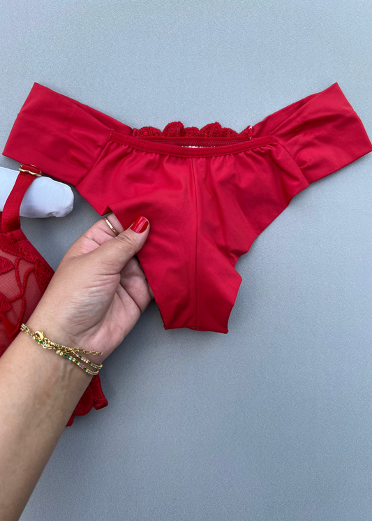 Conjunto Elisée Rouge -  Tecido estruturado com aplicações em renda guipir